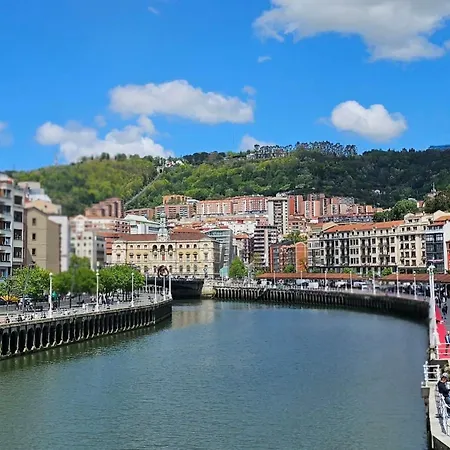 Con Garaje En Kasa Txiki Rum i privatbostad Barakaldo
